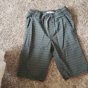 Boys slip on shorts 10/12